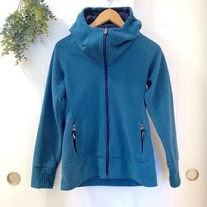 Bench • Blue Herringbone Zip Up Fleece Sweater